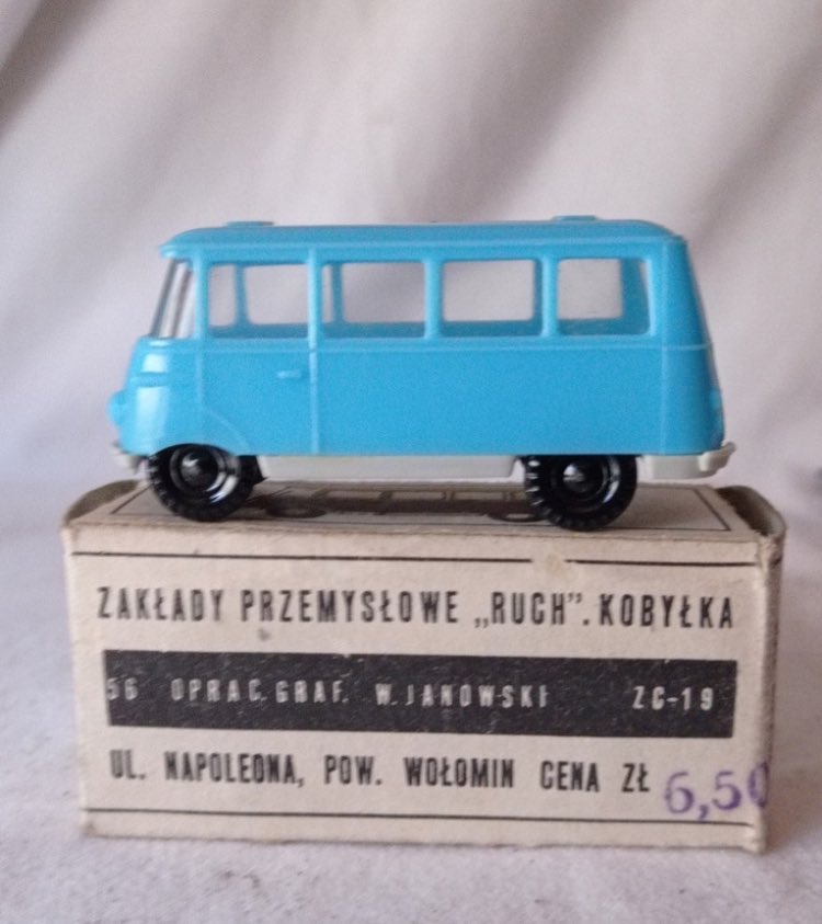 <a href="/AnonimWloch/">Wloch Anonim</a> <a href="/tibollo/">the Savage Modeler ⚡</a> <a href="/TheRaceCase/">Marc Bosworth</a> <a href="/MOYO78967830/">MOYO.</a> <a href="/WeLoveDiecast/">WeLoveDiecast</a> <a href="/The_vintage_guy/">The Vintage Guy</a> <a href="/andyps1275/">Andy Sherratt</a> <a href="/risingphoenixm4/">I just want Mississippi State to win!</a> <a href="/alicia_cofres/">Alicia Cofres</a> <a href="/lifesabiatch4/">tony Kaye</a> <a href="/axialarts/">Styla</a> <a href="/PoppaCrispin/">Mike 'no sheds' Ellis</a> <a href="/WilliamRunyon17/">RockyRunyonRacing</a> <a href="/Bultosherpa158/">@GD62</a> <a href="/Une_miniature/">Un jour une mini.</a> Identyczny mam z początku lat 70, gość żądał z pudełkiem 400 PLN (równowartość 105 USD) 
Nostalgia robi swoje

<a href="/KirkKapitan/">kapitan.kirk</a> <a href="/antek_pe/">Antoni Paczka</a>