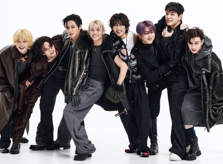 hyunboook's tweet photo. Other groups covering stray kids' songs this year.

[A long thread] https://t.co/Xib2SDurpP