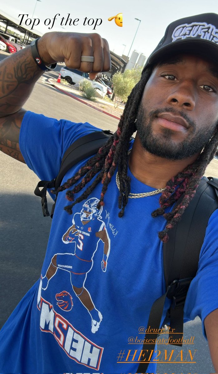 Former standout Boise State RB and now Las Vegas Raiders RB, Alexander Mattison is rocking the #HEI2MAN merch.

#TheStable 🐎