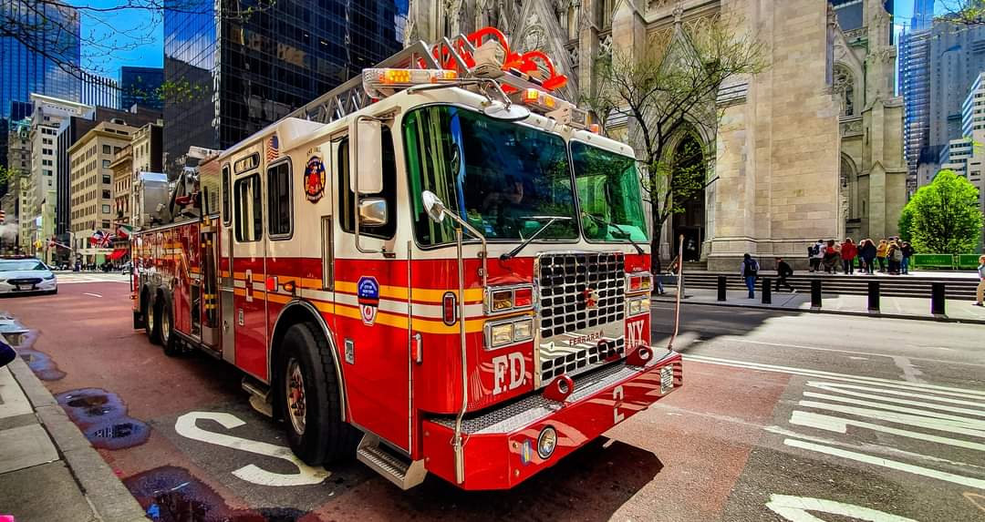 teambestioles's tweet image. #UnDimancheAuxUs 

Wishing our “Chief” of @teambestioles an amazing vacation  🏢 🇺🇸
Can’t wait to see the stunning #bestioles 🚒 from @FDNY that you’ll bring back from your trip ! 📸