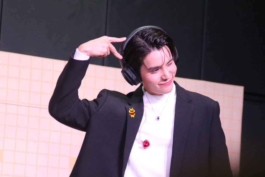 oyukipawatON's tweet photo. 🫰💜💜🐱
#FanEventxJSDay1
#FanEventInTokyoxJDJS
#jimmyyip #sea_tawinan
@jimmyyip_@sea_tawinan https://t.co/PDR8dTl5oI