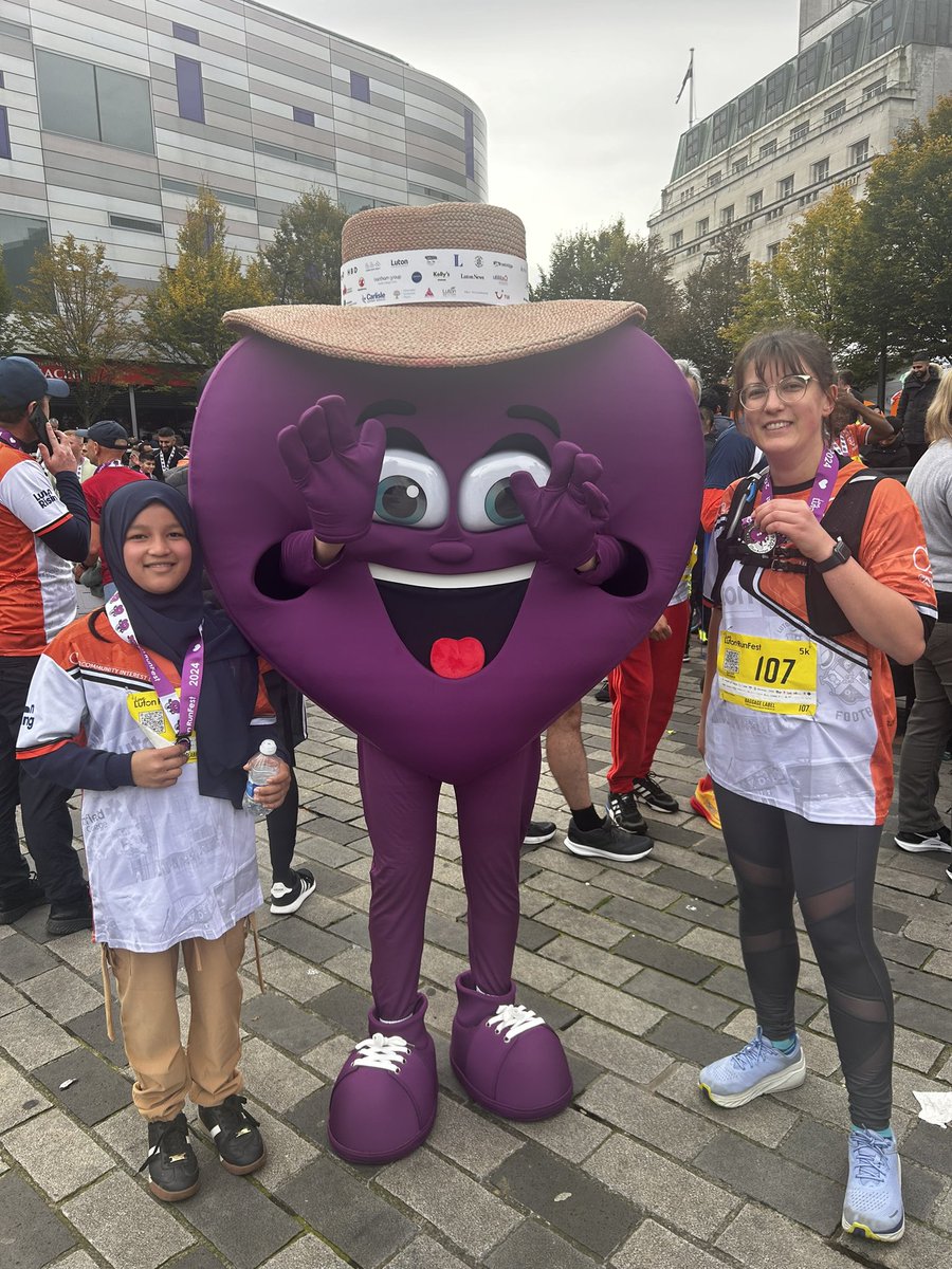 DenbighHigh's tweet photo. Amazing atmosphere at the @love_luton Run Fest today! Huge congratulations to our students and staff for taking part and raising funds for local charities that support those most in need in our community. https://t.co/aINQzBzV5h