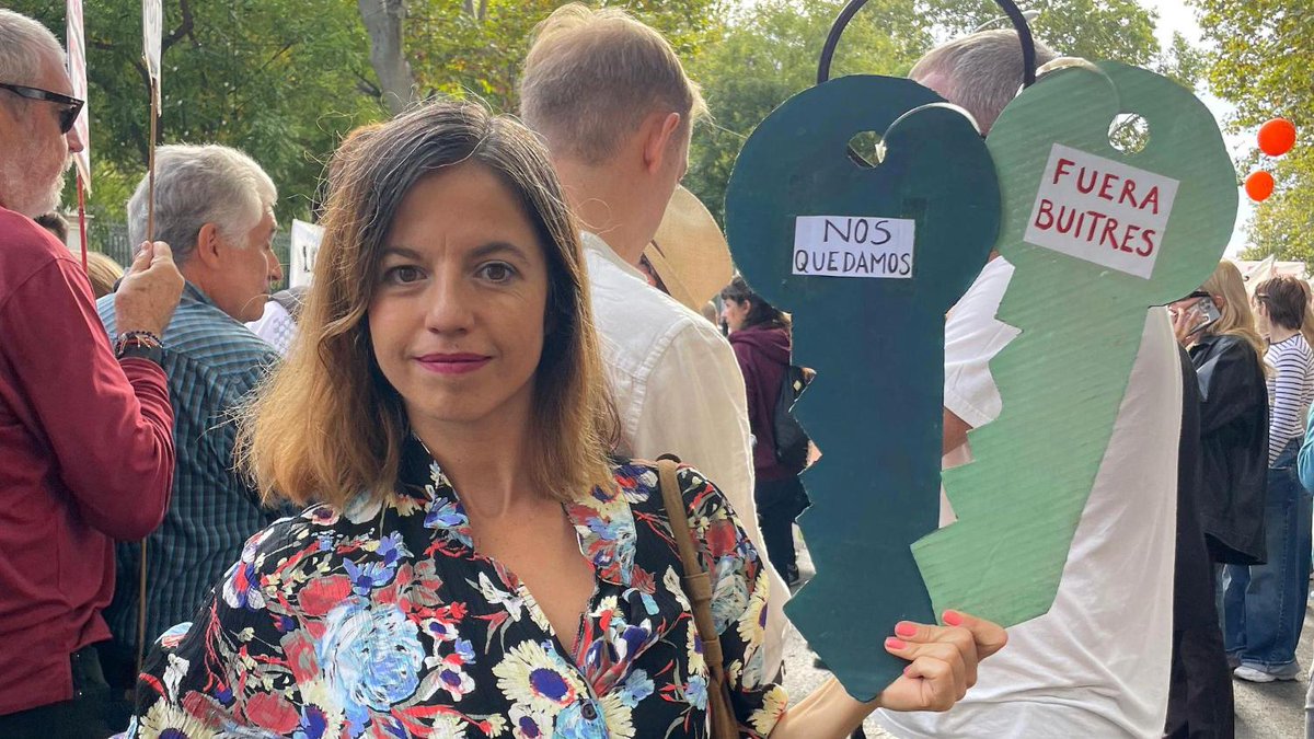 DIRECTO | Estas son algunas de las pancartas de la manifestación por la vivienda en Madrid tinyurl.com/8yhrx692

📸 Isabel Infantes (Reuters) | Álvaro García |  Pablo González