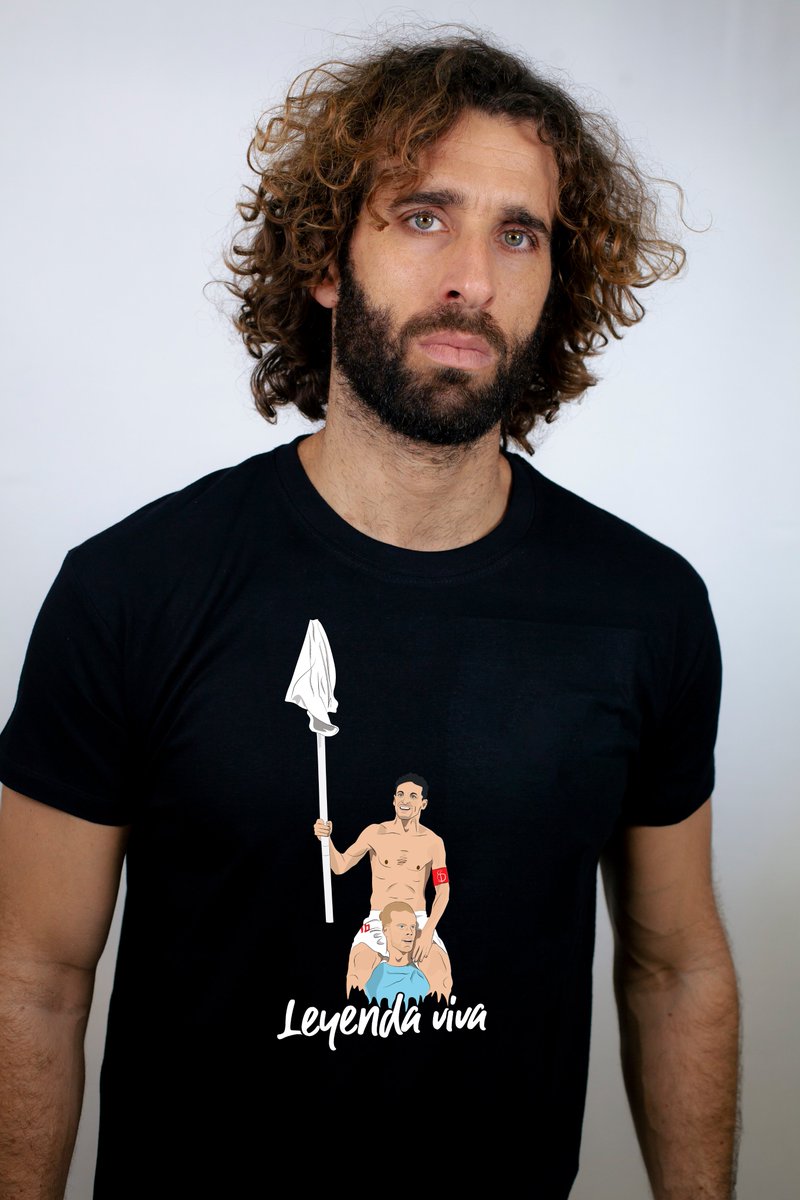 Jesús Navas, leyenda viva. ❤️🤍

Disfruta de nuestro nuevo diseño y llévatela ahora en este enlace:

allasquadra.com/producto/camis…

¿La quieres? Síguenos, haz RT de este tweet y cita a algún amigo. Entre todos los que lo hagan durante la semana sortearemos una camiseta.

Leyenda Navas