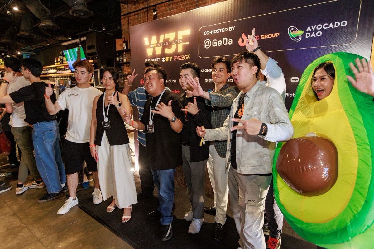 🎉Recap of Connecting The Dots Event
🇸🇬 Singapore Blockchain Night 2024 by <a href="/DTCGroup_/">DTC Group</a> 

⭐️  What an unforgettable night at Singapore Blockchain Night 2024! With over 3,300 signups and a fantastic turnout of 1,500+ attendees, the energy was unmatched.

We hope you left with