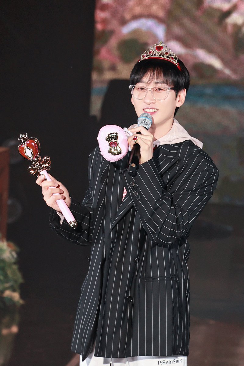 241013 동해 생일파티

🧚🏻‍♂️🧚🏻‍♂️🧚🏻‍♂️

#은혁 #이혁재 #EUNHYUK <a href="/AllRiseSilver/">Dalnim</a>