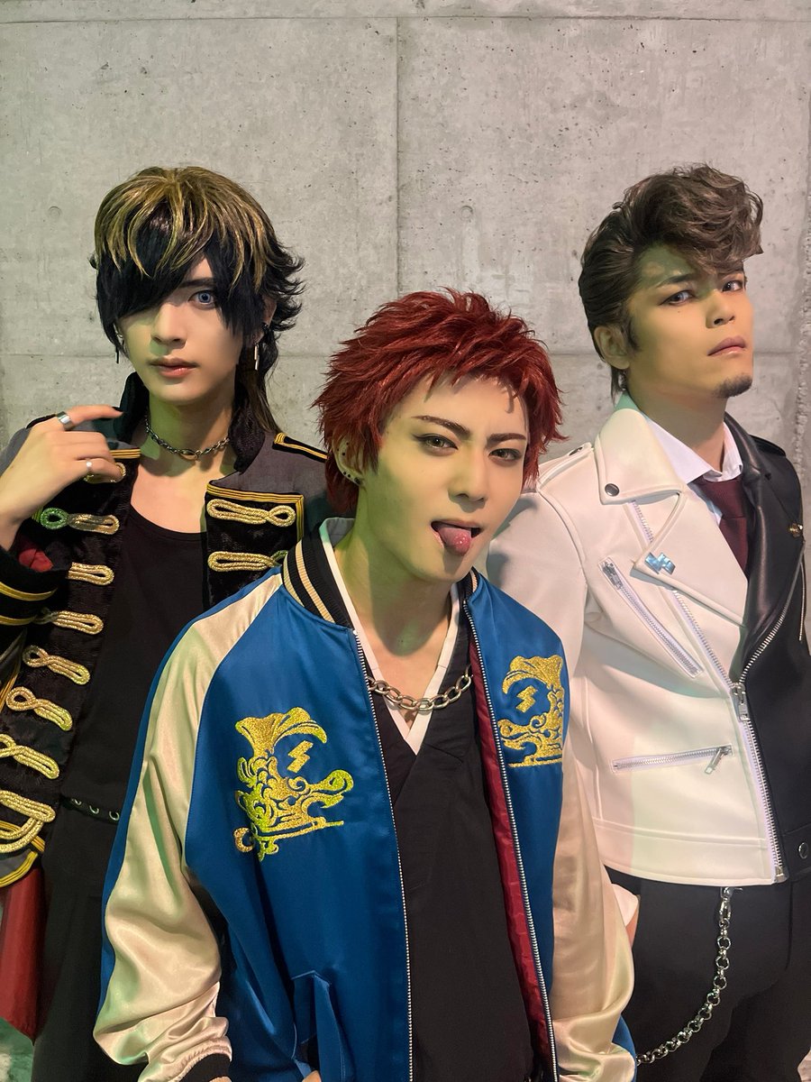 kohei_nakatsuka's tweet photo. 本日も御観劇
ありがとうございました

いよいよ明日ラスト。。。

愛すべき2人と共に
気合いを更にいれていきます

配信もありますので
是非そちらでも
声援お願いします

また明日

#ヒプステ　#BAT   #家族 https://t.co/8RsEYmOtyC