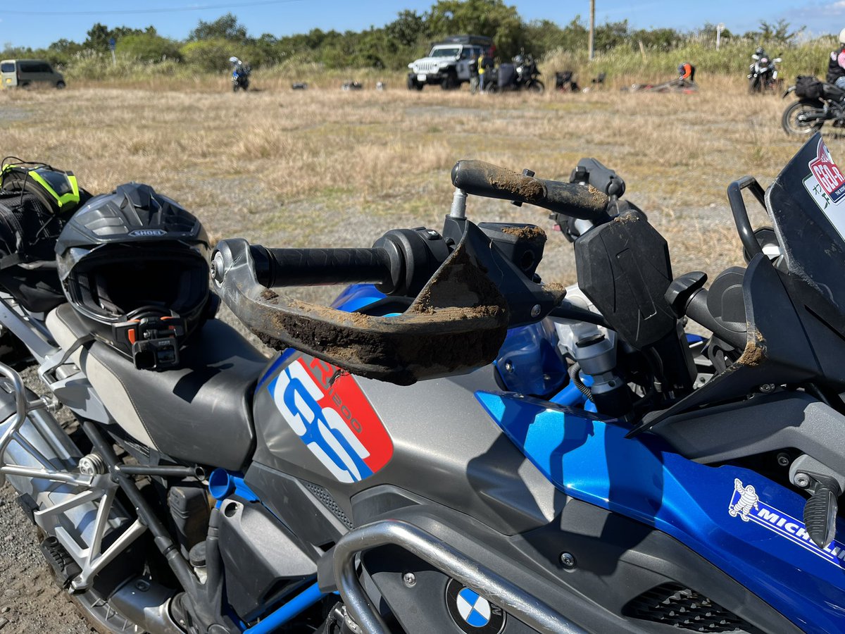 bubu2sei's tweet photo. 本日の #GeoRallyAso  で僕のバイクライフは一旦区切りとなります！けんグロさんのアテンドで上級にも行けて(コケまくったけど)、お腹いっぱい、とても楽しかった！！いろんな人と話せたのもよかったー！

最後はぎっくり腰のオマケ付きでした😂 https://t.co/Qm0GZK3nOC