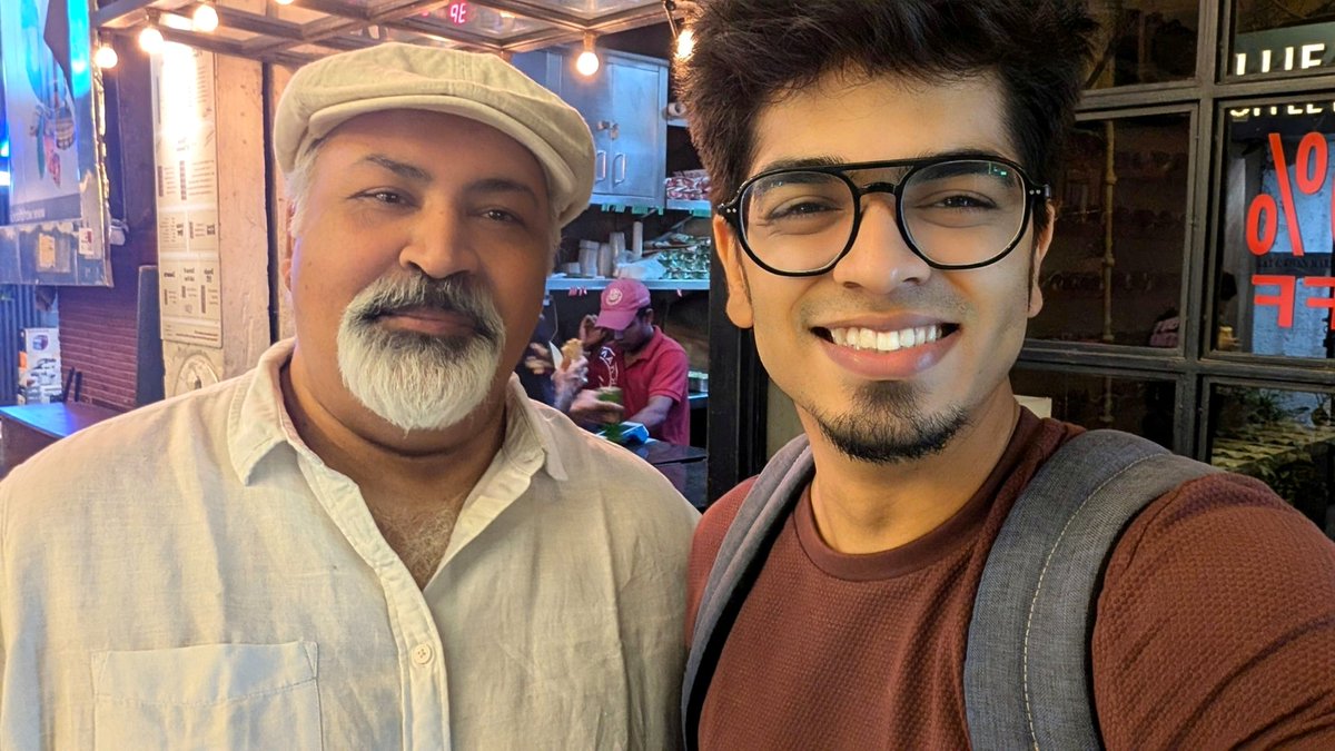 Breadwala's tweet photo. If you put bread & twitter together, for me, this meeting would be it. ✨
It was super fun & inspiring to catch up and hear so many exciting stories from the #BreadGuru of twitter! Delhi has been amazing, there's always so much to learn. 🍞
@DipeshDutt @theenthubakers #TEBTribe https://t.co/qj9AAkh4mp