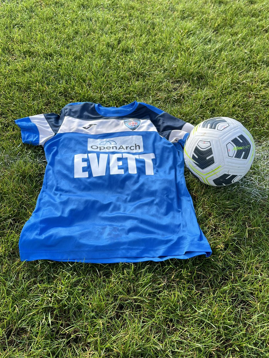 SwavOfficial's tweet photo. Big 3 points yesterday for Dan! Big thank you for everyone who came out and paid their respects yesterday 🩵 #UpTheSwavo #RIPDan #SwaveseyLegend https://t.co/Uvy42J6wyD