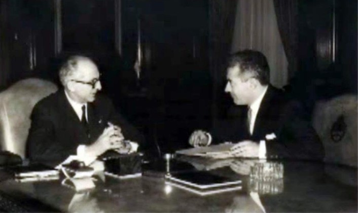 Ayer cumplió 97 años Antonio "Nino" Salonia. Fue maestro rural en Mendoza, Secretario de Educación de Frondizi, candidato a vicepresidente por el MID en 1983 y Ministro de Cultura y Educación entre 1989 y 1992. Uno de mis primeros guías políticos cuando me afilié al MID en 1982.