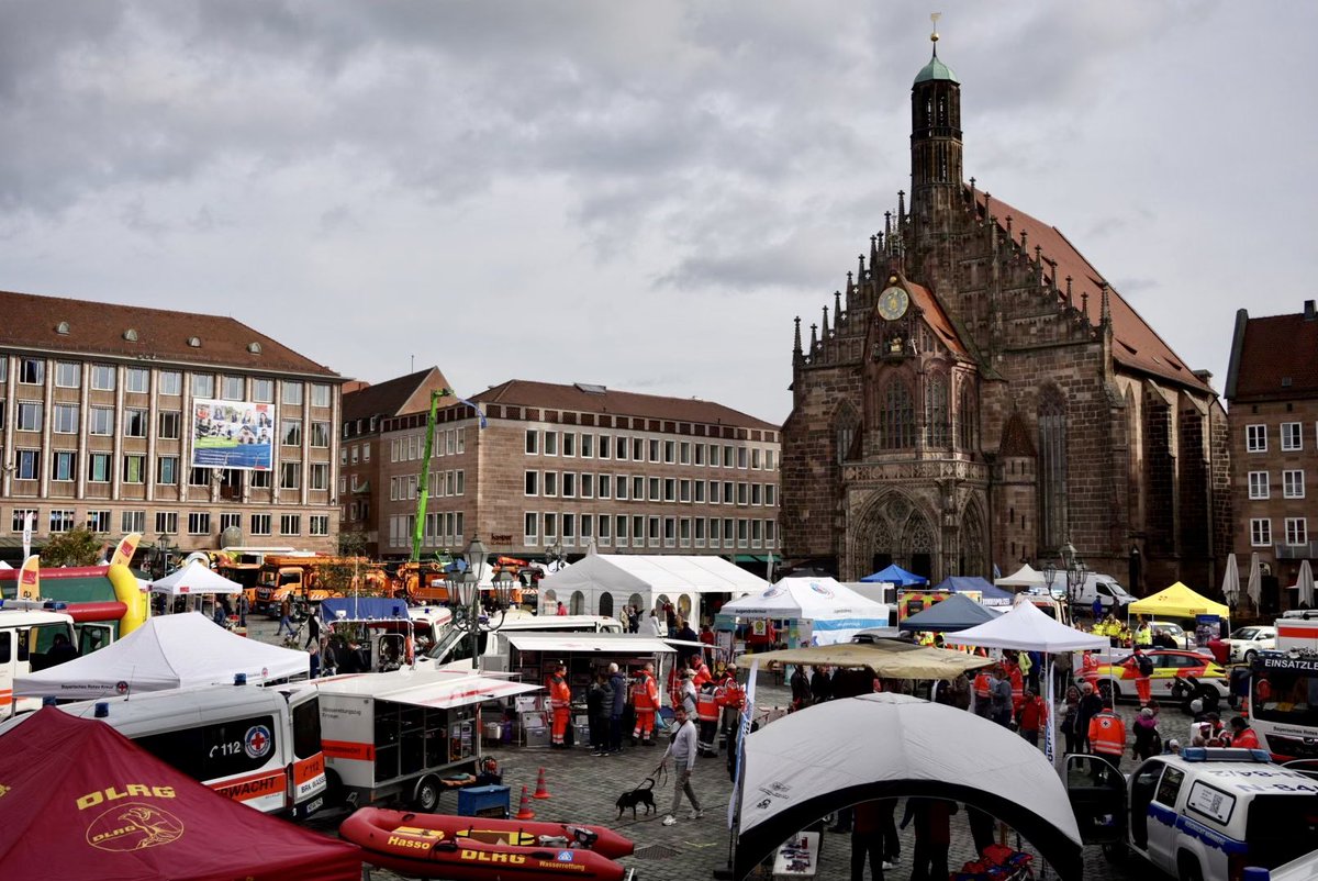 Noch bis 17 Uhr sind wir heute beim „Tag der offenen Tür“ auf dem Hauptmarkt, im Rathaus und an zahlreichen anderen Orten in #Nürnberg für Sie da. Kommen Sie vorbei, wir freuen uns auf Ihren Besuch! Zum Programm: go.nuernberg.de/offenetuer24