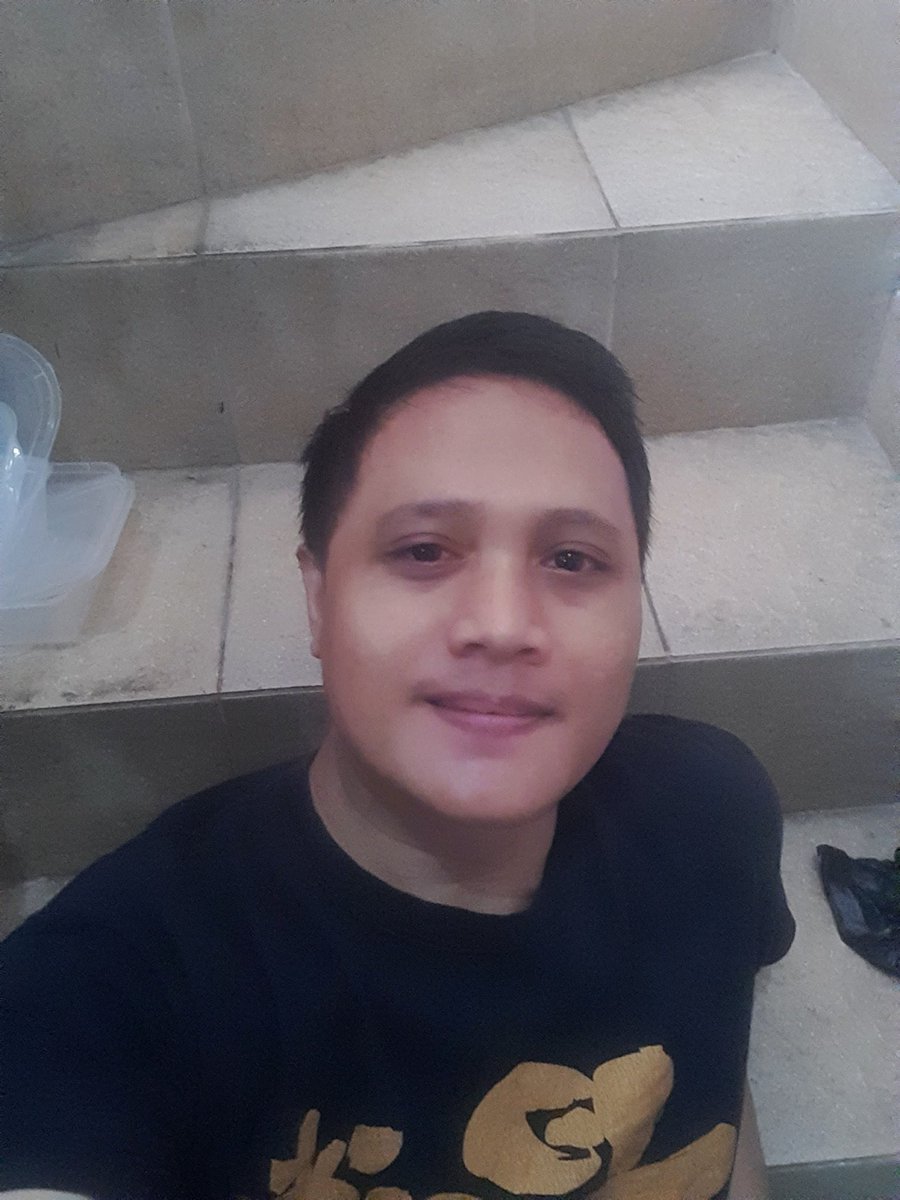 yanrus13's tweet photo. Jelek aku mah https://t.co/lYt777xh3z