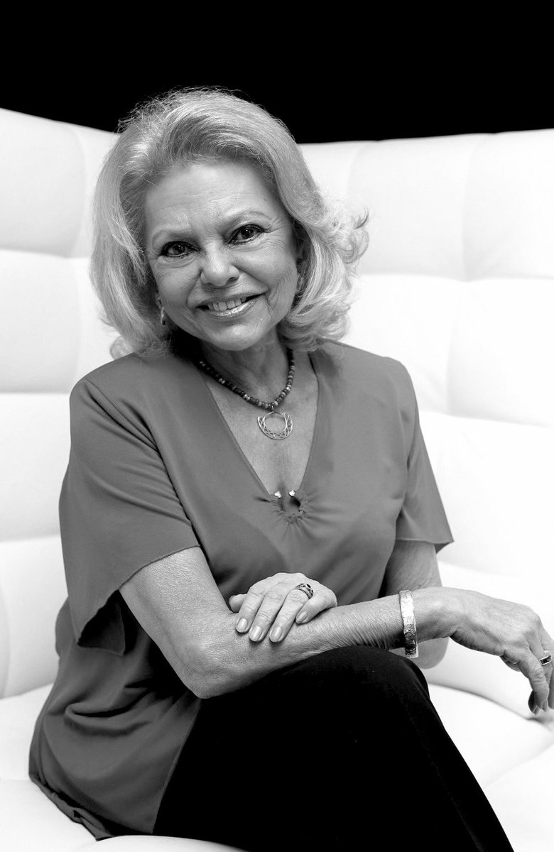 Quants divendres sanadors! Amb tu s'han mort moltes de les meves millors il.lusions. DEP Mayra.