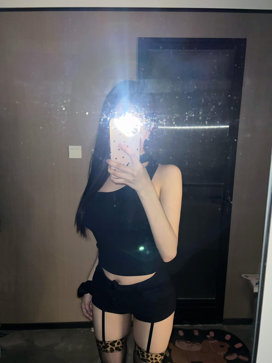 宝宝你好香啊，好想吃你的牛子 https://t.co/1TC5Brsnax