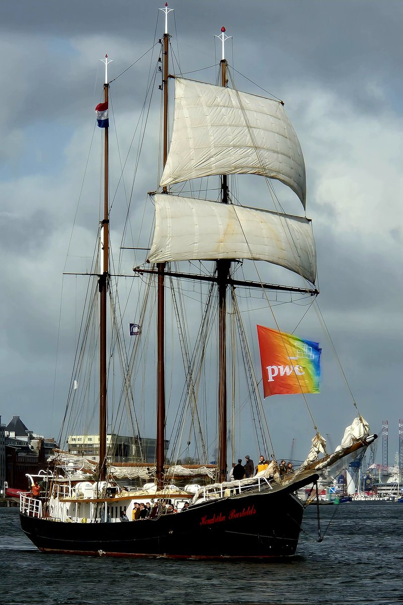 PersburoUNN's tweet image. Klassieke zeilschepen vandaag op het #IJ  #RaceOfTheClassics #ROTC  richting de #Javakade