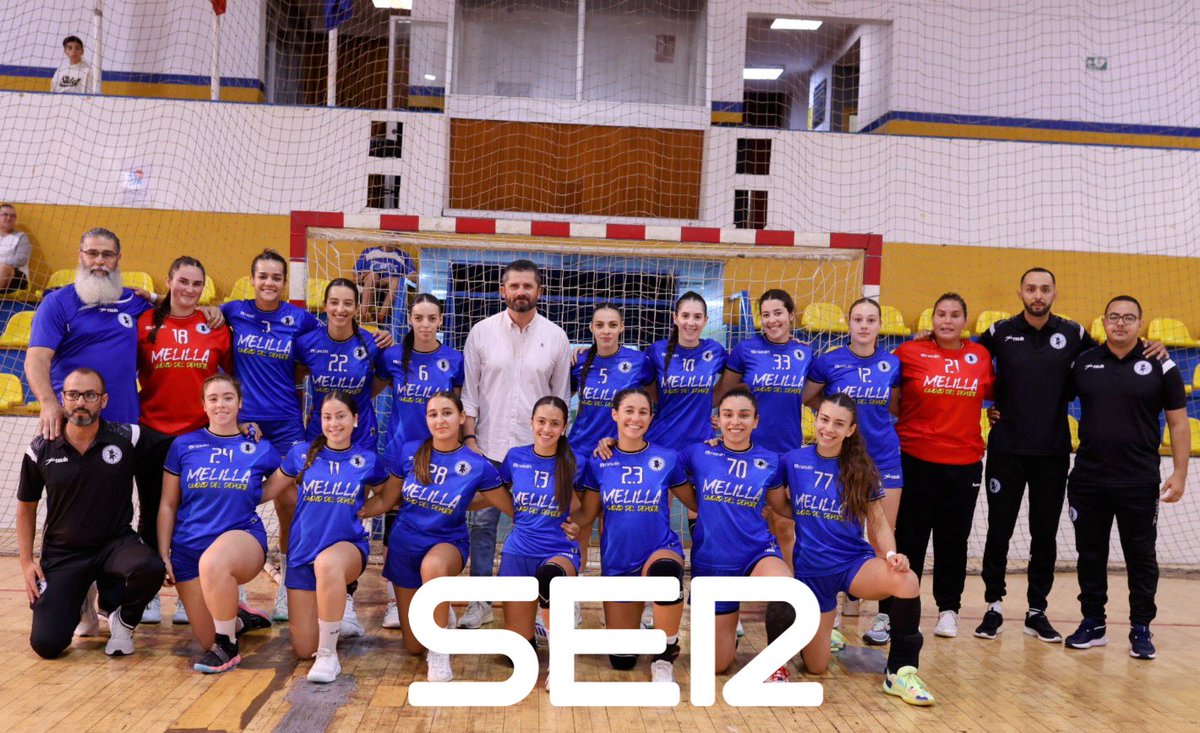 Empate en el final del @<a href="/TMaravilla/">Melilla Ciudad del Deporte, BM T-MARAVILLA</a> 21 a 21 con Madrid base Villaverde. 
El equipo fue visitado por <a href="/MigueFerBon/">Miguel Ángel Fernández Bonnemaisón</a> quien posó con las jugadoras Melillenses.