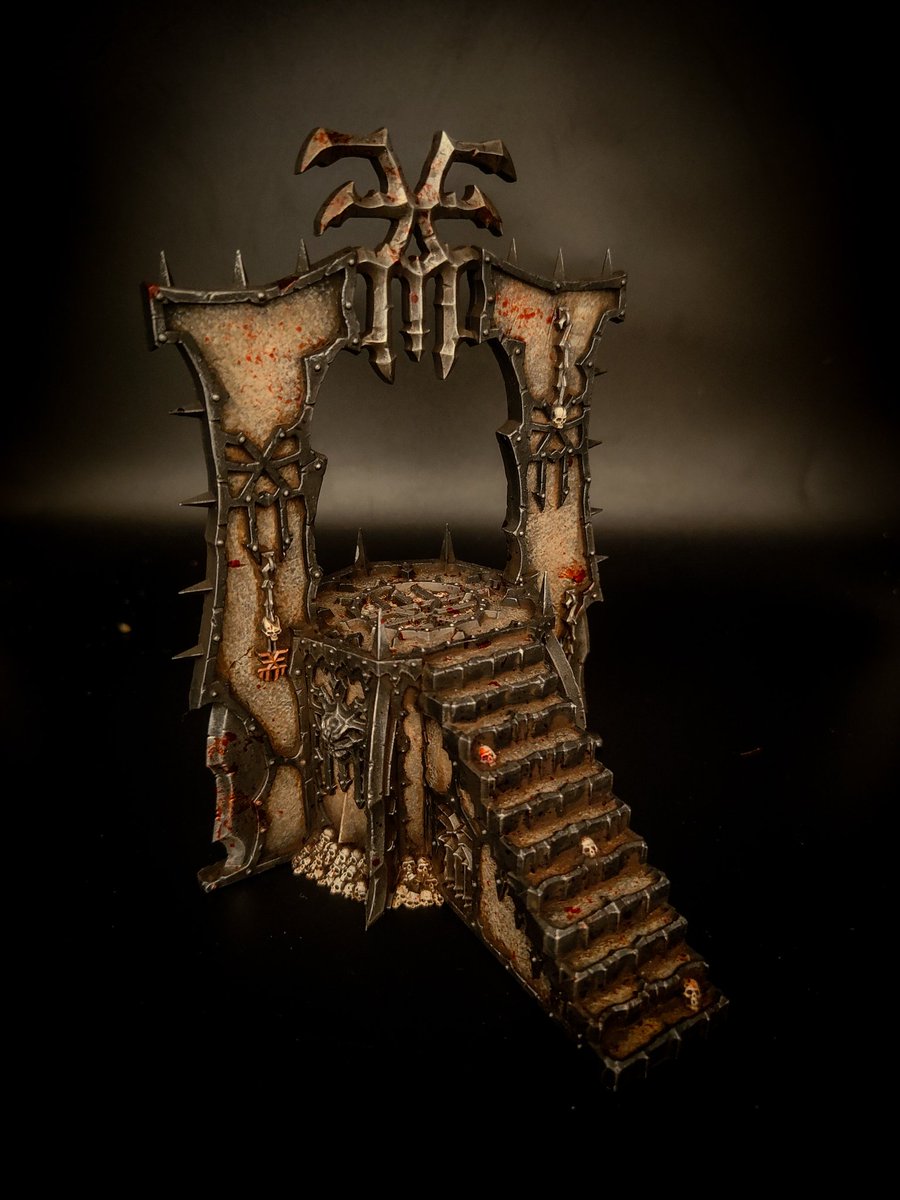 Some self-promo. Those who don't know.... I do commisons work/painting to sell etc.  Just completed this #Khorne army for #AOS. If you want something similar, drop me a message! I have spots for early next year.