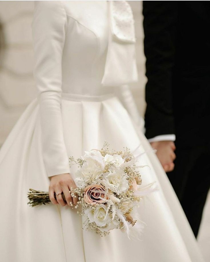 وسينقضي بلقائك عهد بُؤسي وشقائي.