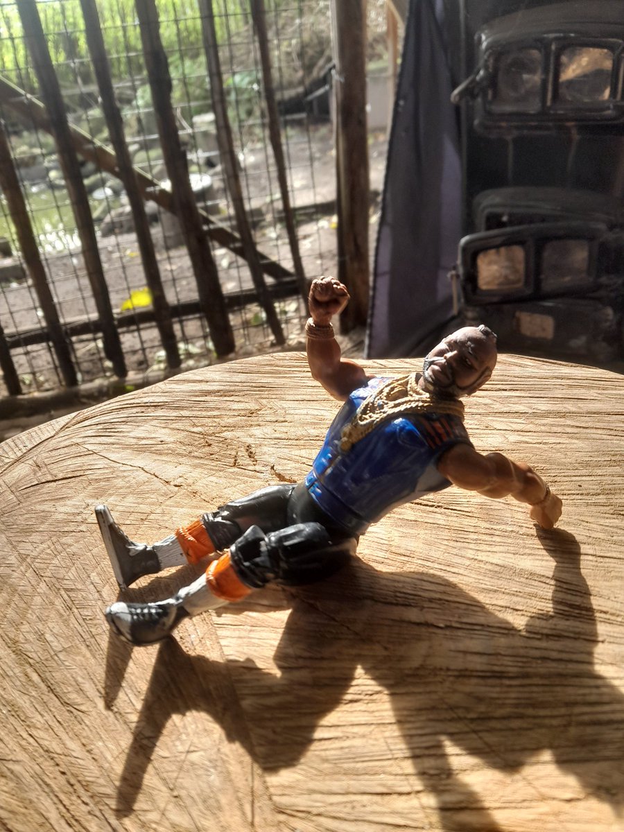 Captain Sideburns tweet media