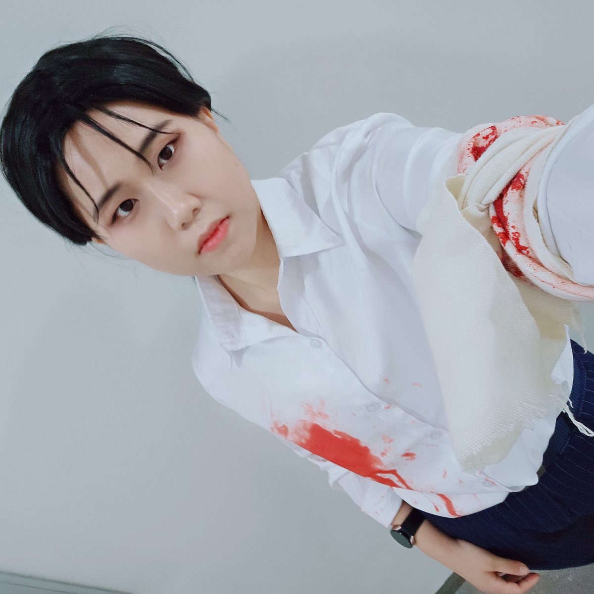 deulian_'s tweet photo. 경성의 인어공주팀의
송해수를 했던 드리안입니다
유일한 연극 무대였고, 독립 운동이라는 무거운 내용을 재대로 표현을 했을지 모르겠지만🥹
다들 재밌게 봐주셨나요?
해수의 명대사
"스네그로치카가 있다면 너였을까."
도 많이 사랑해주세요 🫶🏻
오늘 너무 즐거웠습니다🫶🏻
#스코페_후기 https://t.co/B6XwOQucx3