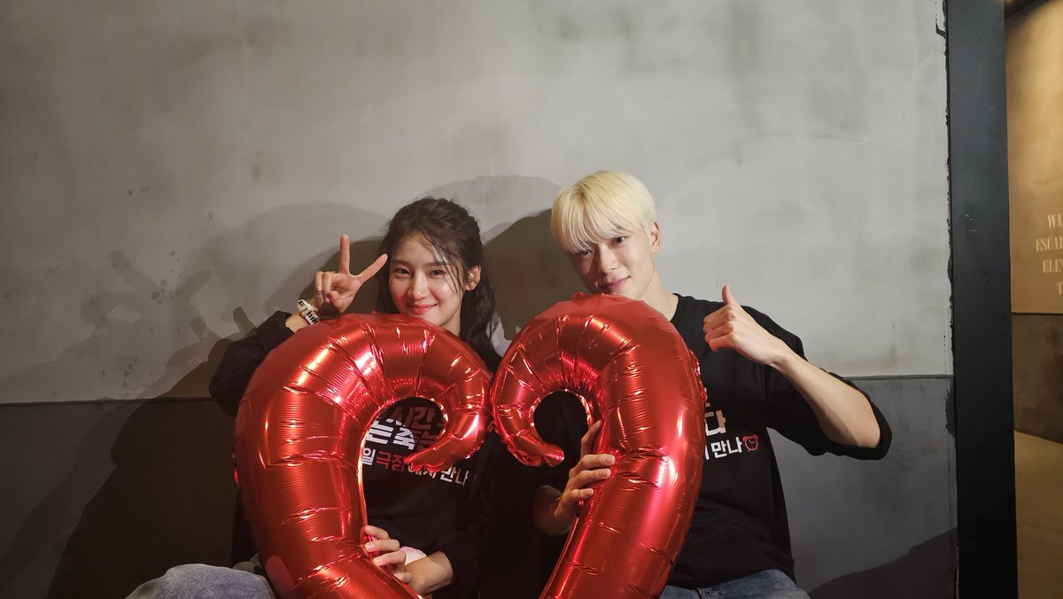 triplepictures_'s tweet photo. 환하게~✨️ 응원해주셔서 감사합니다💖

<6시간 후 너는 죽는다> 
10. 16 CGV에서 만나요👋 

#6시간후너는죽는다 #10월16일대개봉
#NCT재현 #정재현 #박주현 #곽시양 #이윤석
#타임리미트 #감성 #미스터리 #추리극
#다카노가즈아키 #YOUWILLDIEIN6HOURS https://t.co/CgGL7WrsJ7