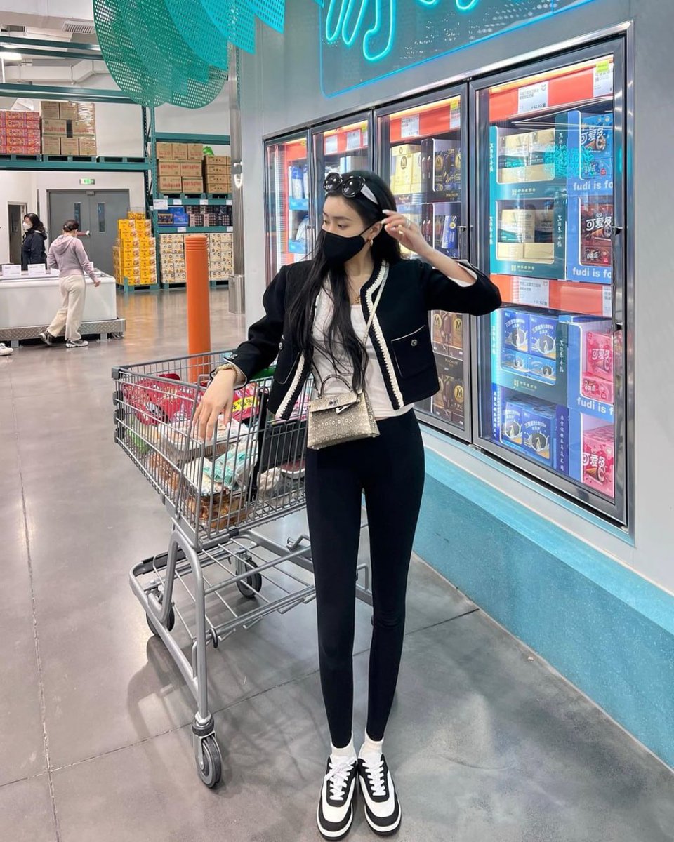 dairymaid rhizotomist
boring