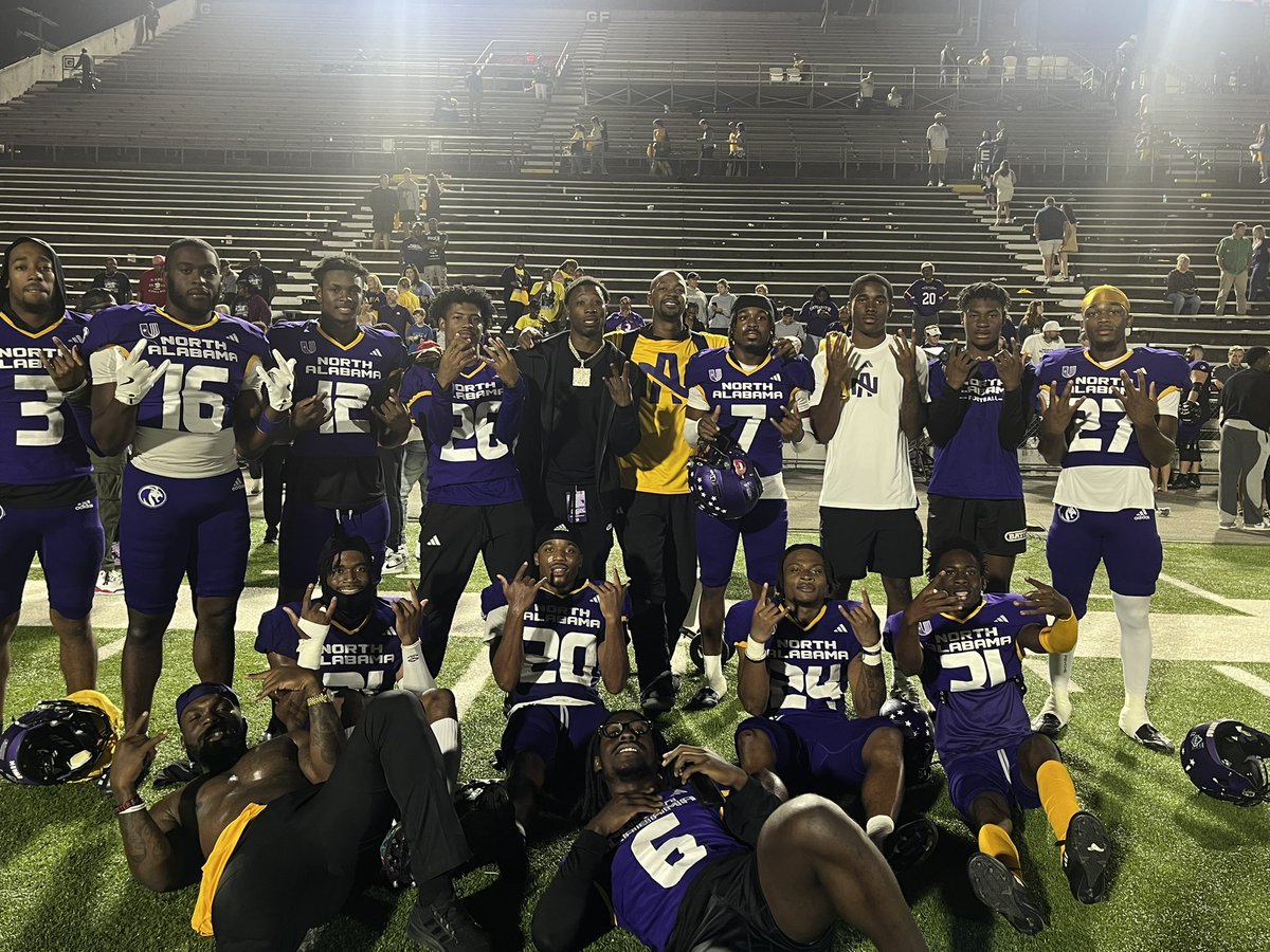 Every week these guys keep fighting through adversity and they keep holding the Standard high. Very excited for this group of Amazing Young Student Athletes. Also we got a visit from UNA former DB “JackRabbit” which made an exciting night in Florence, AL. #Strikers #212