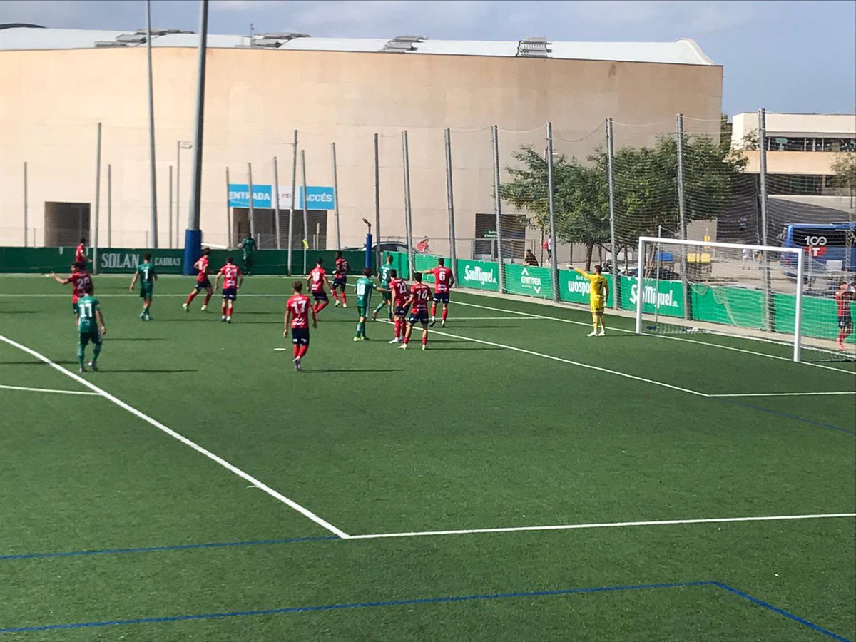 ursailavall's tweet photo. Victòria de @UEO1921 (1-2) amb el @ue_cornella #2ref #jornada7
Gols de Pau Salvans 34' i Torras 88' ! https://t.co/B045VVHASV