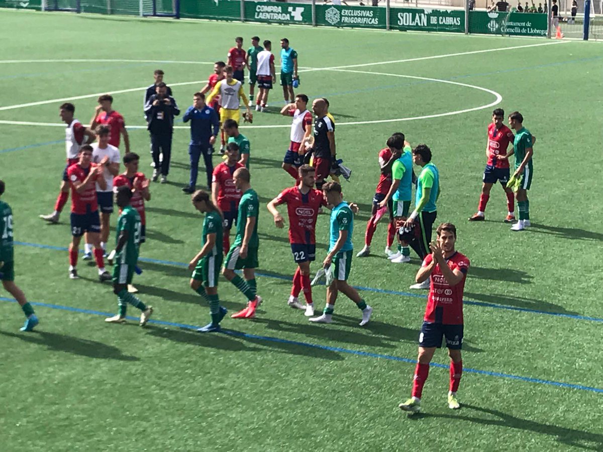 ursailavall's tweet photo. Victòria de @UEO1921 (1-2) amb el @ue_cornella #2ref #jornada7
Gols de Pau Salvans 34' i Torras 88' ! https://t.co/B045VVHASV