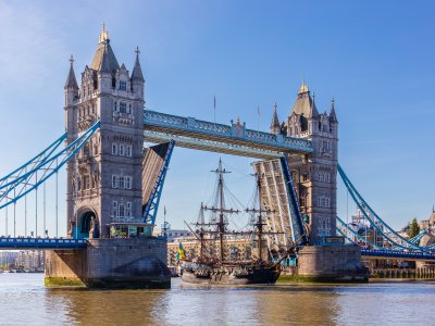 Emily Steiner (@piersatpenn) on Twitter photo I'm excited to direct this fabulous #London <a href="/Penn/">Penn</a> study abroad program next summer with <a href="/whitneytrettien/">Whitney Trettien</a> and <a href="/pdecherney/">Peter Decherney</a>. Ideal for undergraduates who love #theatre. Students from other institutions are welcome to apply.
summer.sas.upenn.edu/programs/abroa… I'm excited to direct this fabulous #London <a href="/Penn/">Penn</a> study abroad program next summer with <a href="/whitneytrettien/">Whitney Trettien</a> and <a href="/pdecherney/">Peter Decherney</a>. Ideal for undergraduates who love #theatre. Students from other institutions are welcome to apply.
summer.sas.upenn.edu/programs/abroa…