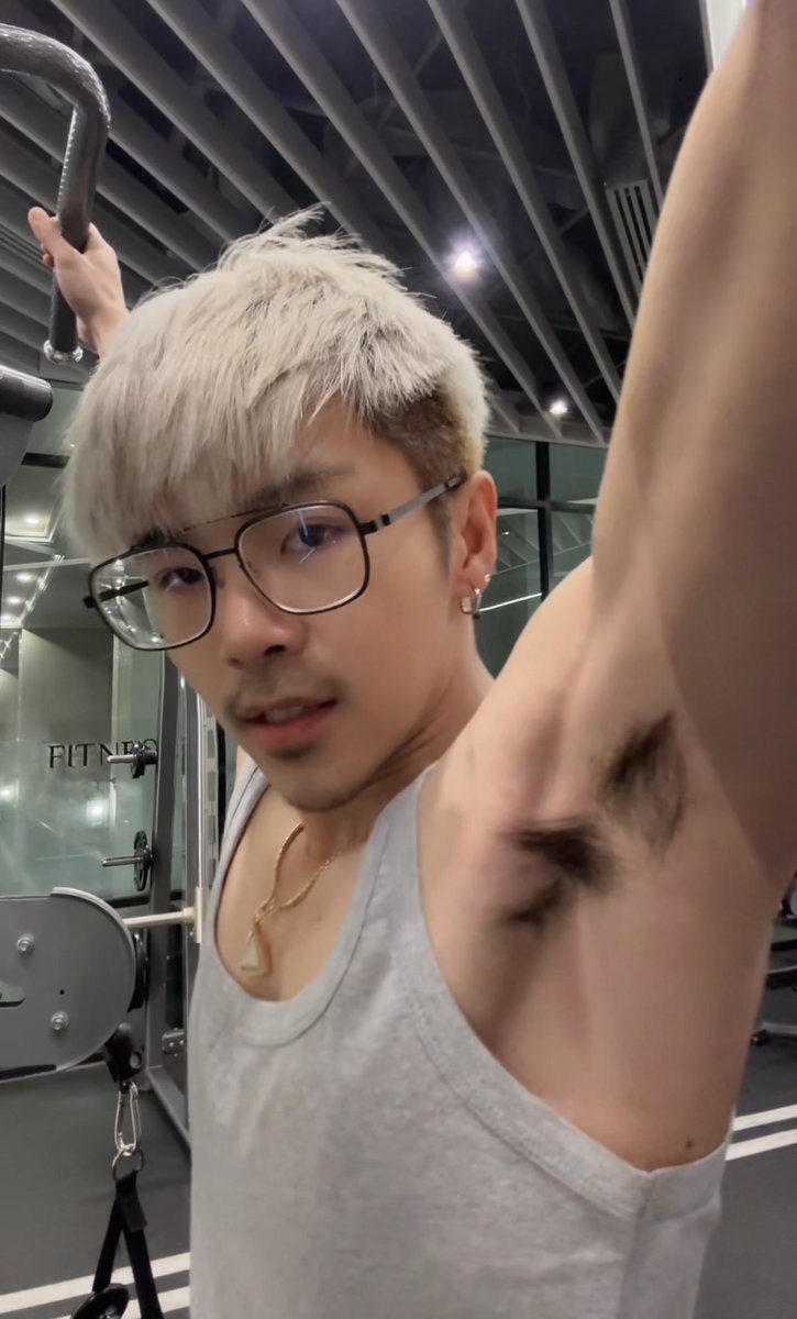 art_tinwiphat's tweet photo. ยอมรับสักที...ว่าใจของพี่มันมีแค่ผม🤪😘😎

#ARTTIN #อาร์ตติณณ์ #บ้านอาร์ตติณณ์ #TheAT https://t.co/tZiMBiN8BJ