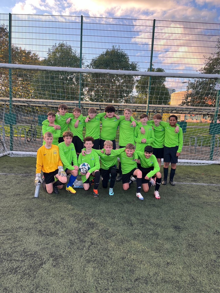 MEA_PE_Dept's tweet photo. Excellent performance by the year 9 Football team with your 4-1 win on Friday! ⚽️ https://t.co/EkeConWLHj