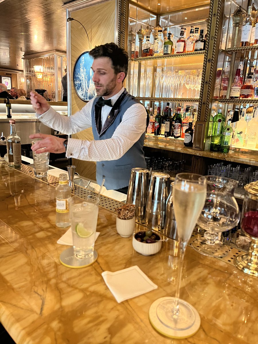 ethnec's tweet photo. @MissLarryDavid_ Love it 🥰 - Saturday Vespa Bar The Dorchester https://t.co/PxcvqJ6G1U