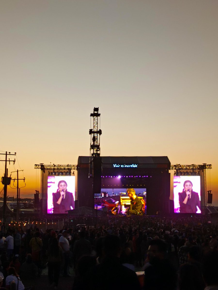 MusicaEnGDL's tweet photo. Gracias @PulsoGNP 

@thekillers @Franz_Ferdinand @LADecadentes ¡Estuvieron increíble, ¡Gracias!

#PulsoGNP #PulsoGNP24 #Rock #Ska #VivirEsIncreíble https://t.co/xBvctDkddk
