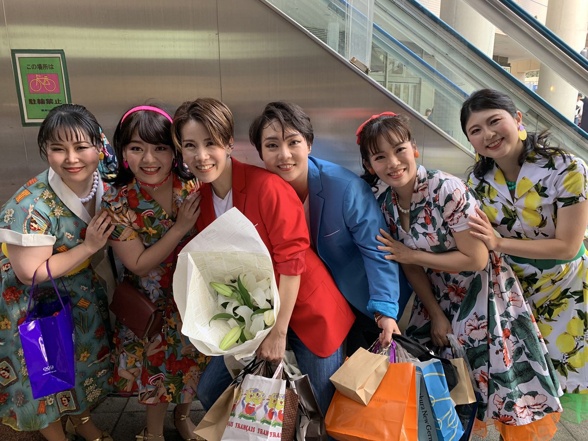 Yayoi_Marching's tweet photo. 今日はOggiのステージを観に豊洲へ✨
Oggiの魅力が溢れてて、とっても楽しいステージだった‼️出演者の皆んなお疲れ様🌟
客席では色んな人に会えて、すごく嬉しかったなぁ☺️観にきてくれた方々、ありがとうございました❣️
#OggitheParty https://t.co/OBVbhp6K6D