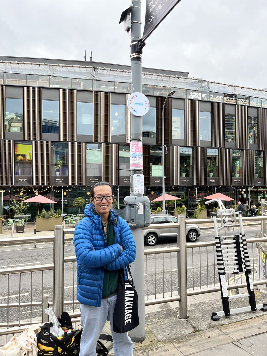 AndyGrieveAir's tweet photo. Woo hoo!! That's 5 new #Awair signs up bringing realtime #AirPollution information to the good people of White City in the street ensuring equality of access to information for all 🤝👀🍃 https://t.co/lajbNlMDh6