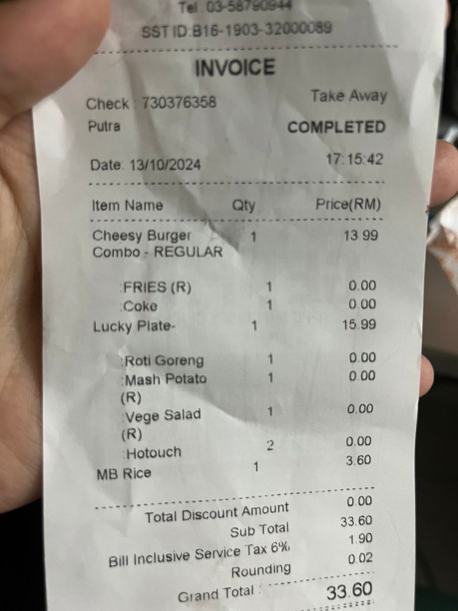 DoubleVnotU's tweet photo. @MarrybrownMY
Marrybrown icity

Beli cheeseburger tapi dapat chickenburger

Call number kat resit tak available. Kat number kat google tak angkat. So kat mana lagi aku boleh call????? Nak kena pusing balik ke

Aku dah la lapo, dah la mahal pastu dapat burger biasa???????????? https://t.co/I96OPdOWVp
