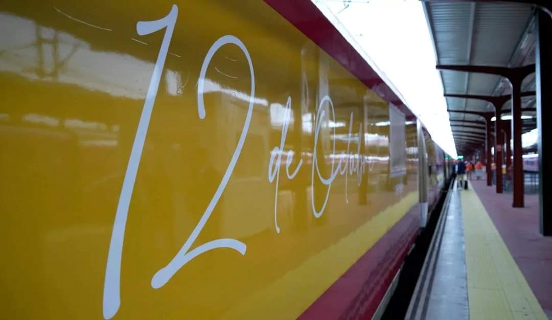 rcauqui's tweet photo. .@Renfe #diadelahispanidad #12octubre https://t.co/vrtq1mDa51
