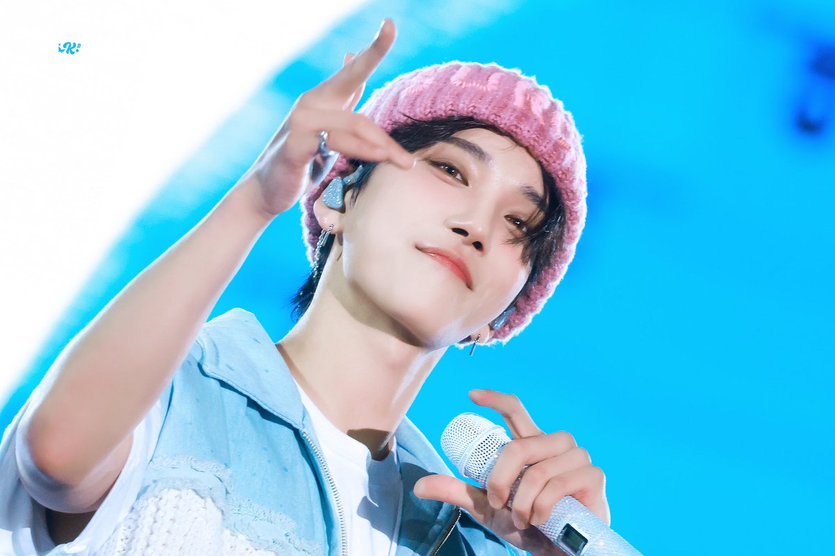 241013 🍑🤏🏻

#세븐틴 #seventeen
#조슈아 #joshua 

HD 🔗：weibo.com/6239073465/508…