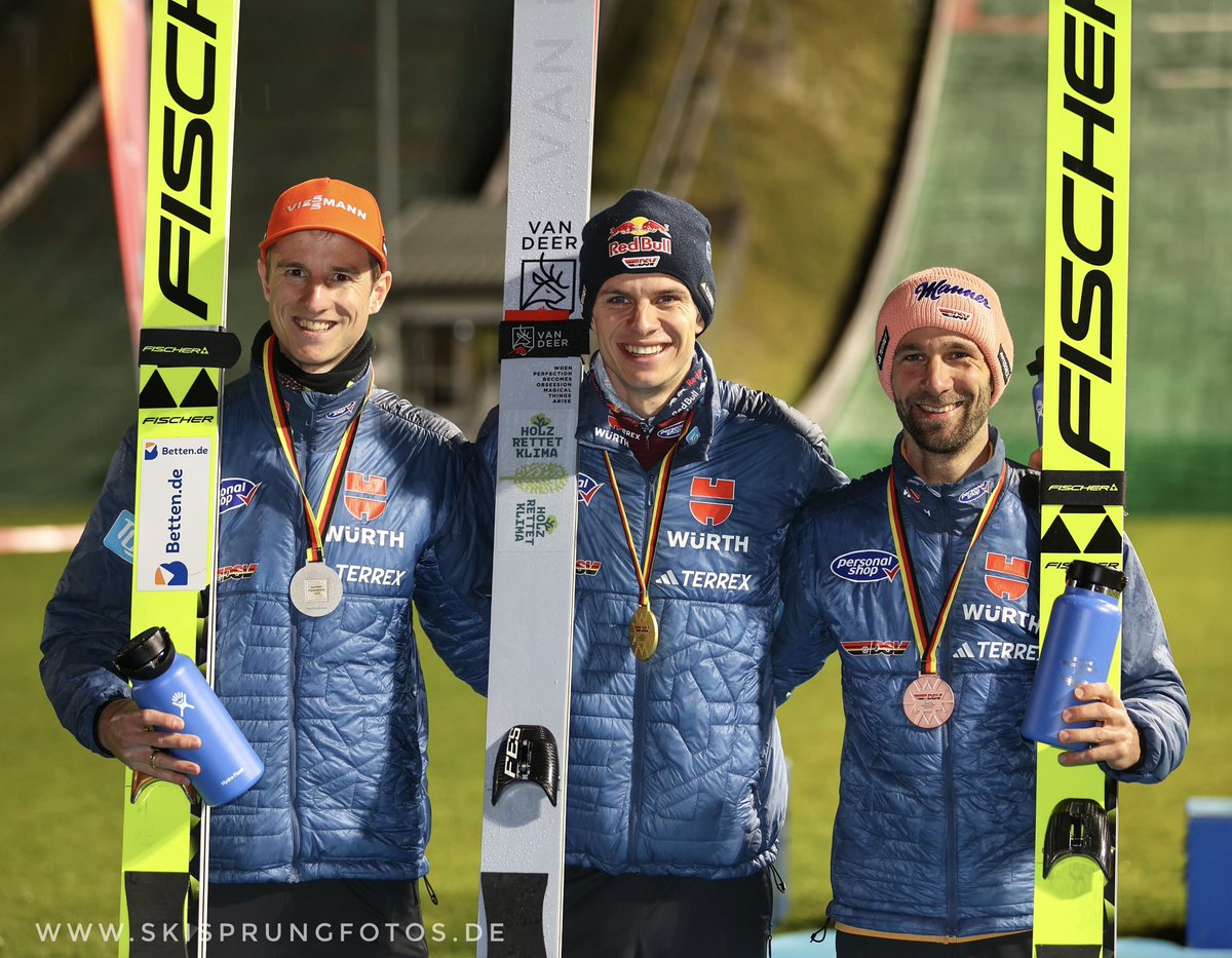Sportfotowag's tweet photo. #Skispringen #DM #Wellinger #Schmid https://t.co/qfIfCGOQpc