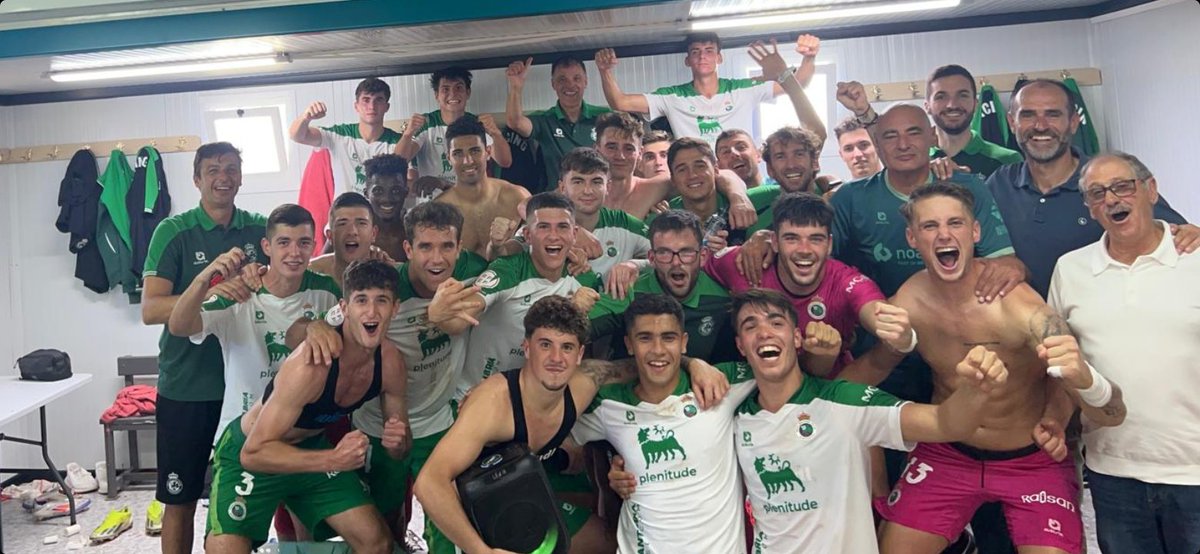 Nada mejor que celebrar el partido 800 en categoria nacional entrenando porteros que con una victoria.
Mañana con la misma ilusión que el primero por el 801.
Que me quiten lo bailado como decía alguien 🤪🤪