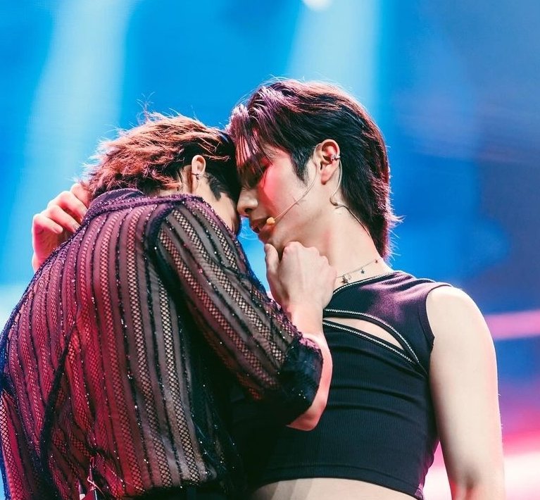 kinepakapat's tweet photo. Bas is absolutely insane for being this close to both his boyfriends and somehow not kissing them
#basvpr #remembas #BasFuaiz #jobbas #basjob https://t.co/5sFVRwEvi7