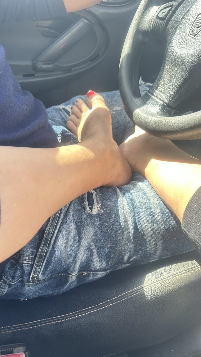 Bra13Samara's tweet photo. Oggi stato una giornata stupenda.mio verme che  obbedisci alla sua padrona….giorno di shopping 🖕🖕🖕🖕🖕 https://t.co/h9bo6So63Z