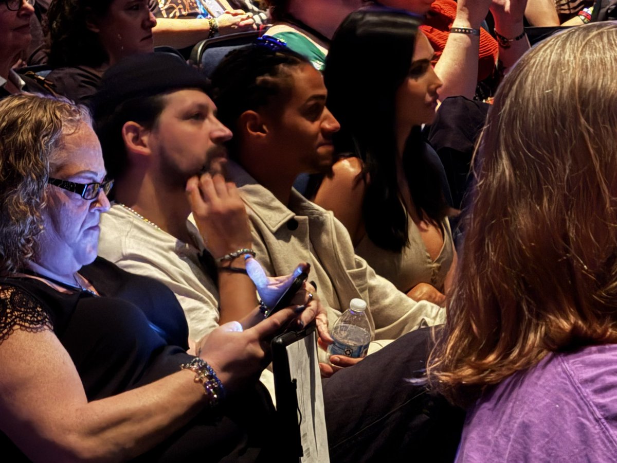 Even our cast members got a kick out of the Christian Kane concert #ElectricCon. Last day today. Get your tickets now.