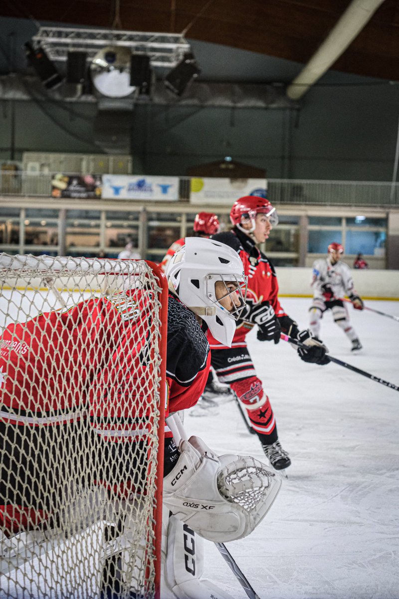 Une victoire au bout du suspense pour le <a href="/Hockey_Bisons/">HCNM93-LES BISONS</a> face aux dogs de Cholet 🔥