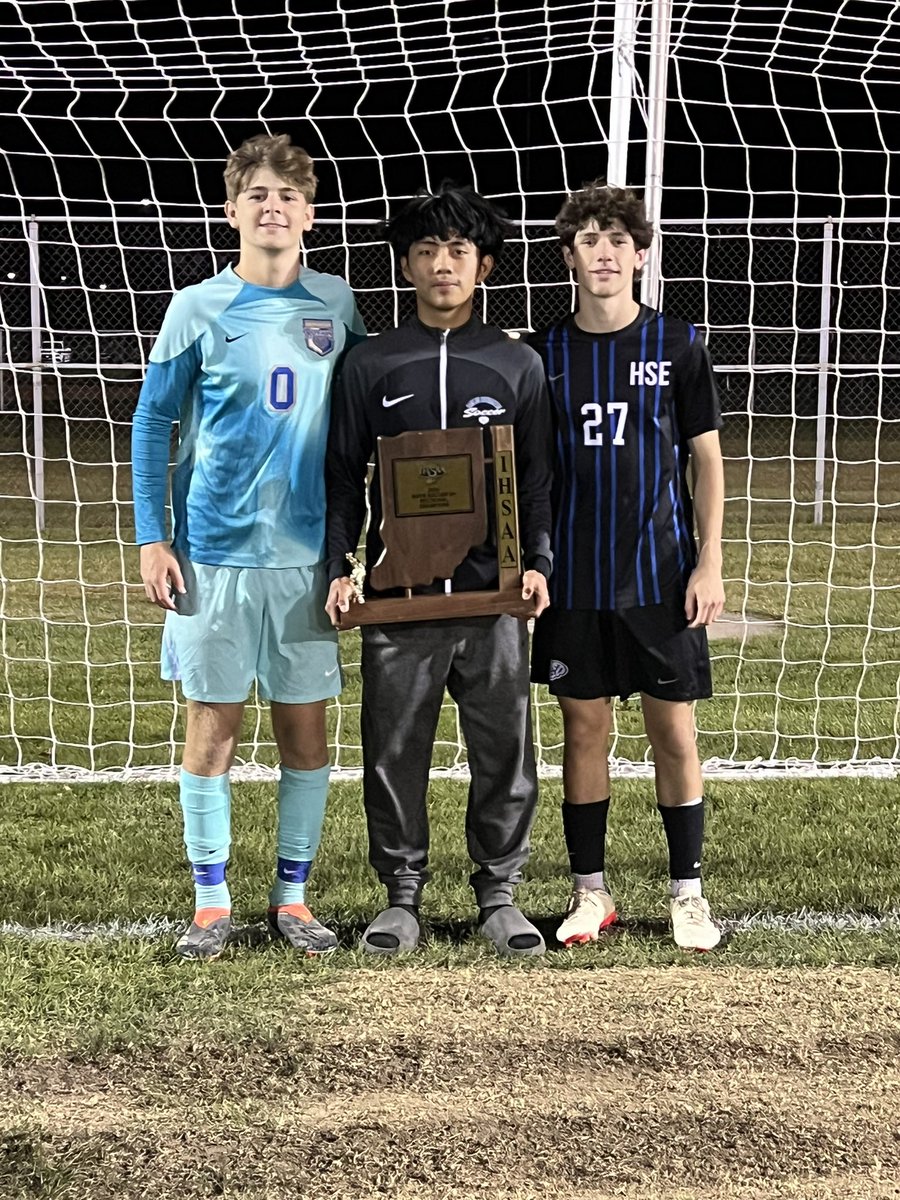 FCPride08bECNL's tweet photo. Congrats to our sectional champions at @HSEBoysSoccer @LNMENSOCCER and @BishopChatardHS.  

#FCPrideinHS

Regional semifinals on Thursday! https://t.co/tlj5baYplb