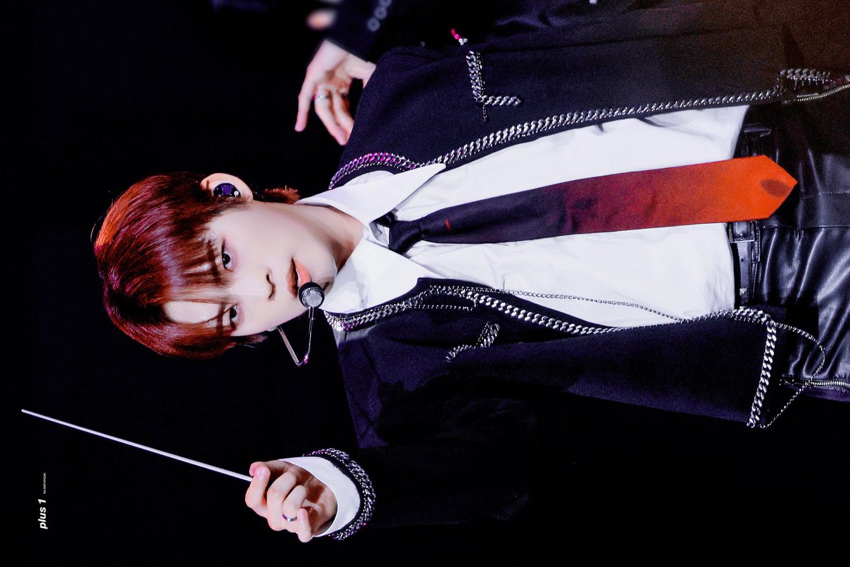 아니 tweet media