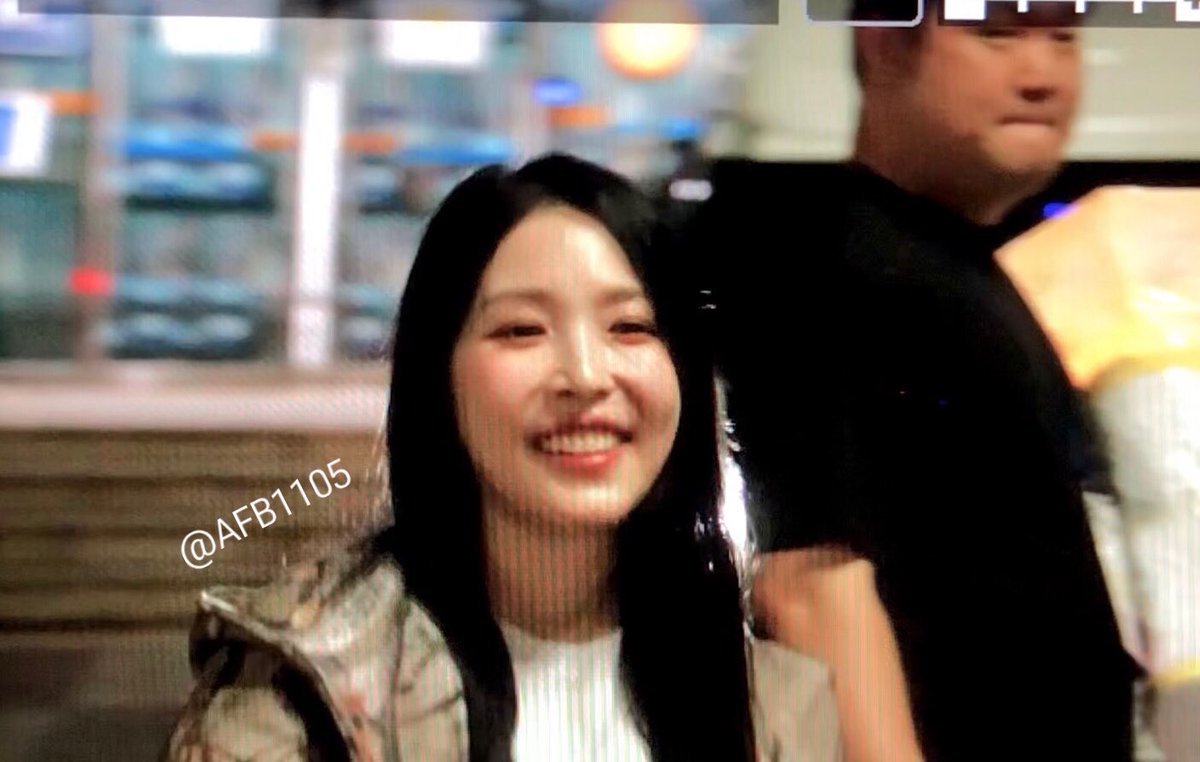 AFB1105's tweet photo. 241013 퇴근길🥹❤️

#BoA #보아 
#BoALiveTour #BoA_OnesOwn https://t.co/4XurSC5Pzx