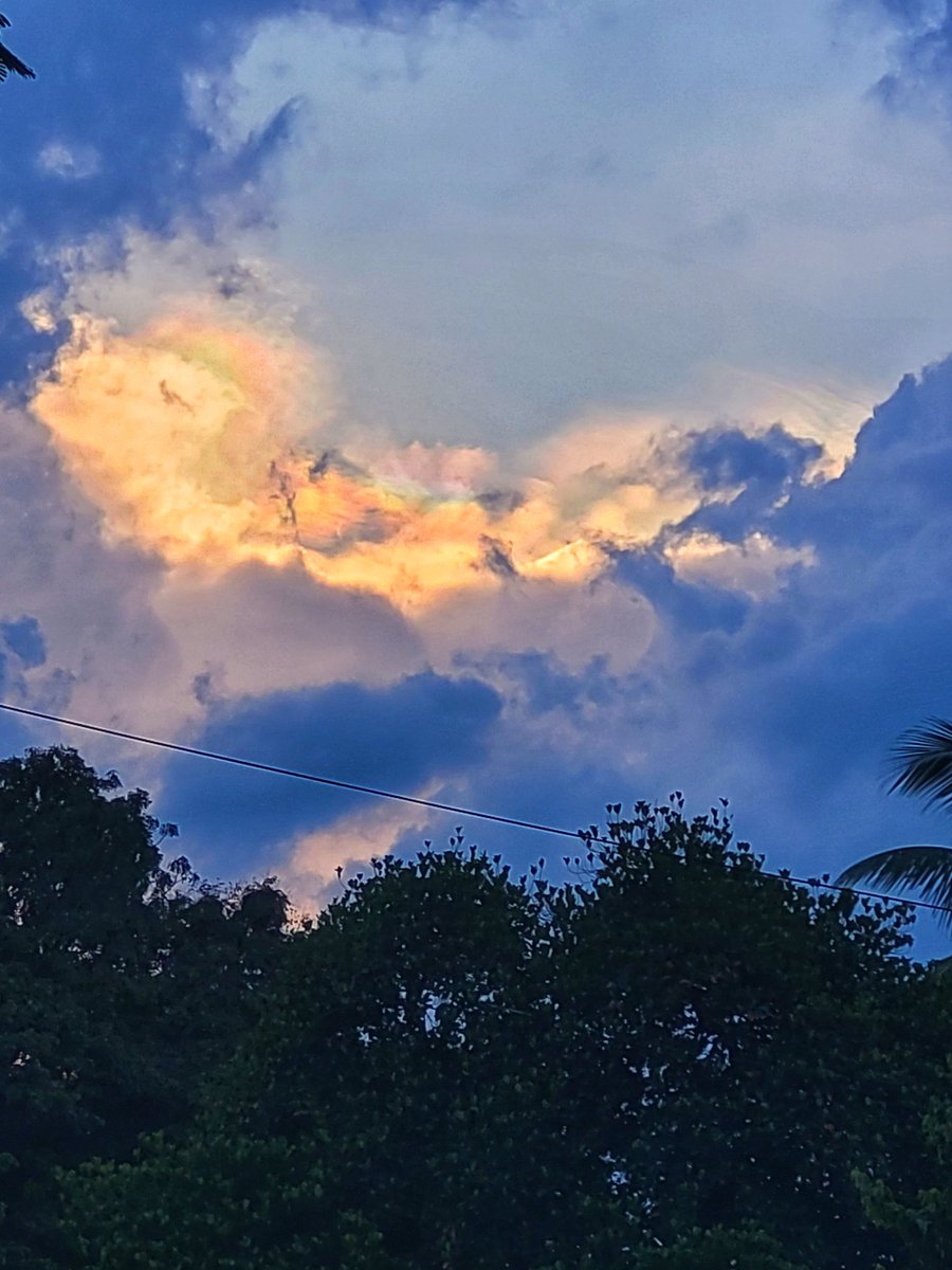 NischolRaval's tweet photo. #Taljai
#Pune
#beautifulsky
@KalpanaNRaval https://t.co/GDuqbUlLW4